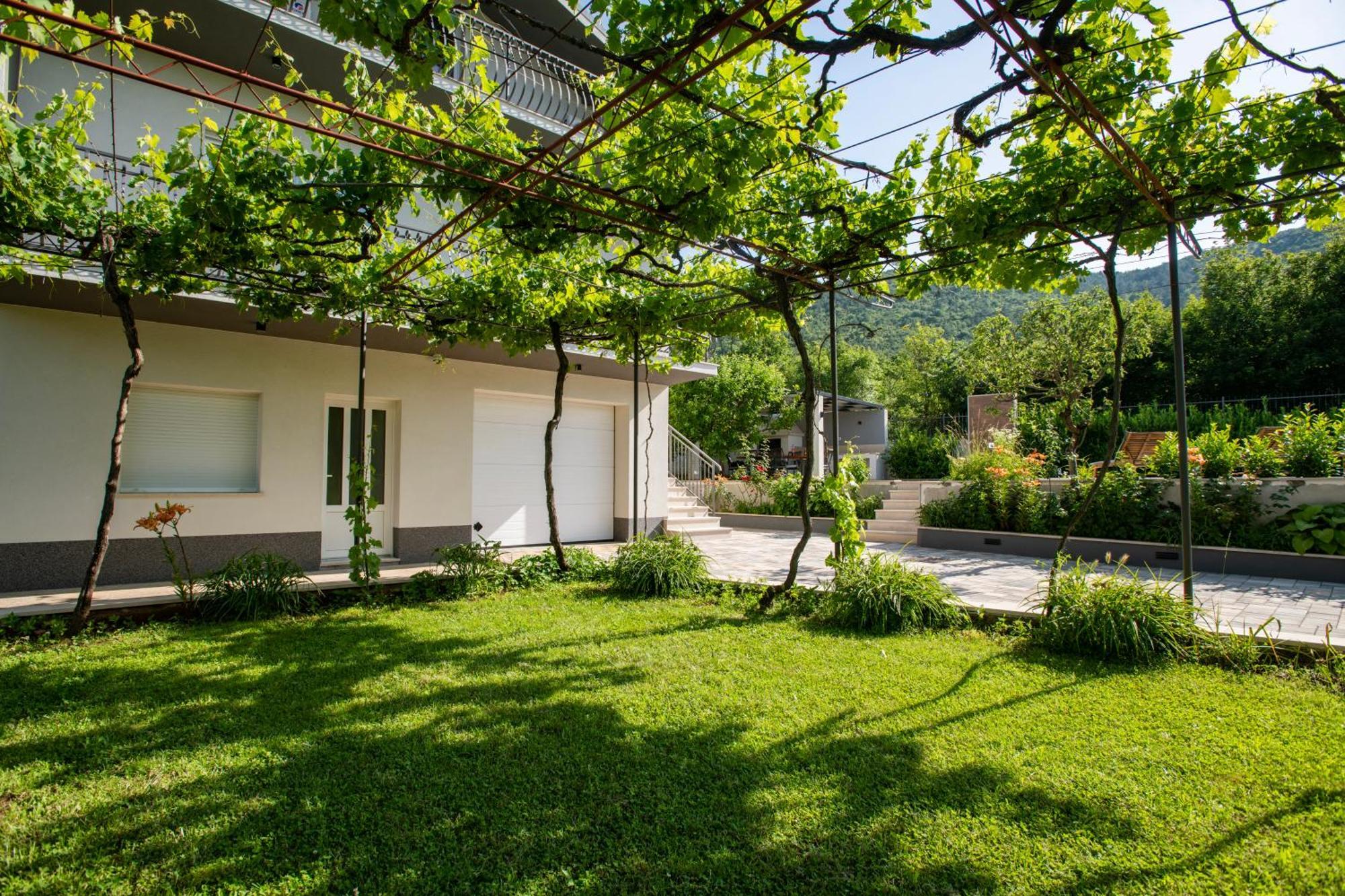 Villa Latica Dicmo المظهر الخارجي الصورة