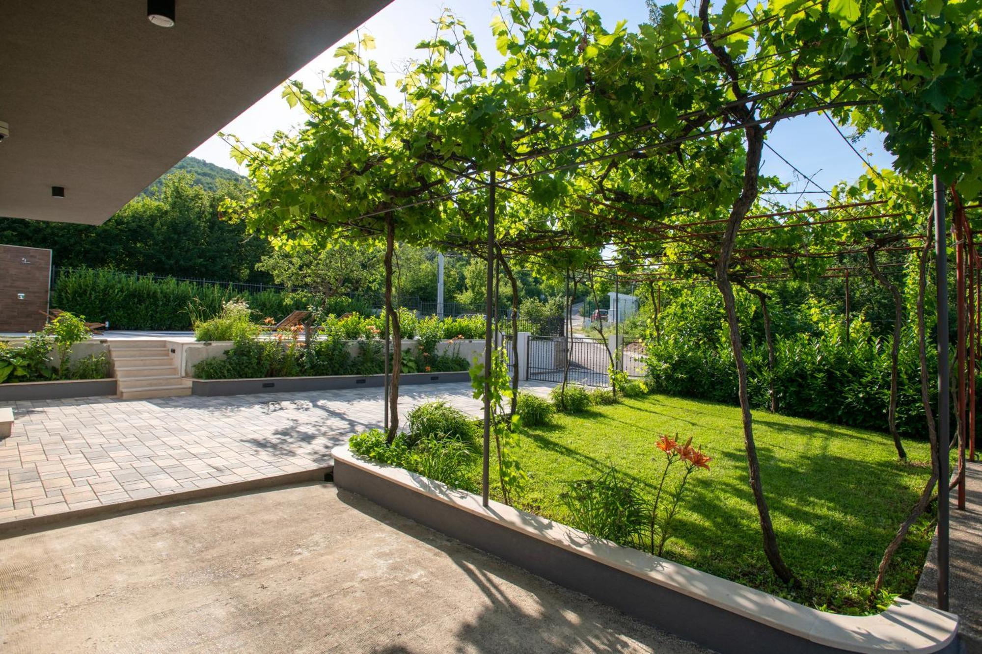Villa Latica Dicmo المظهر الخارجي الصورة